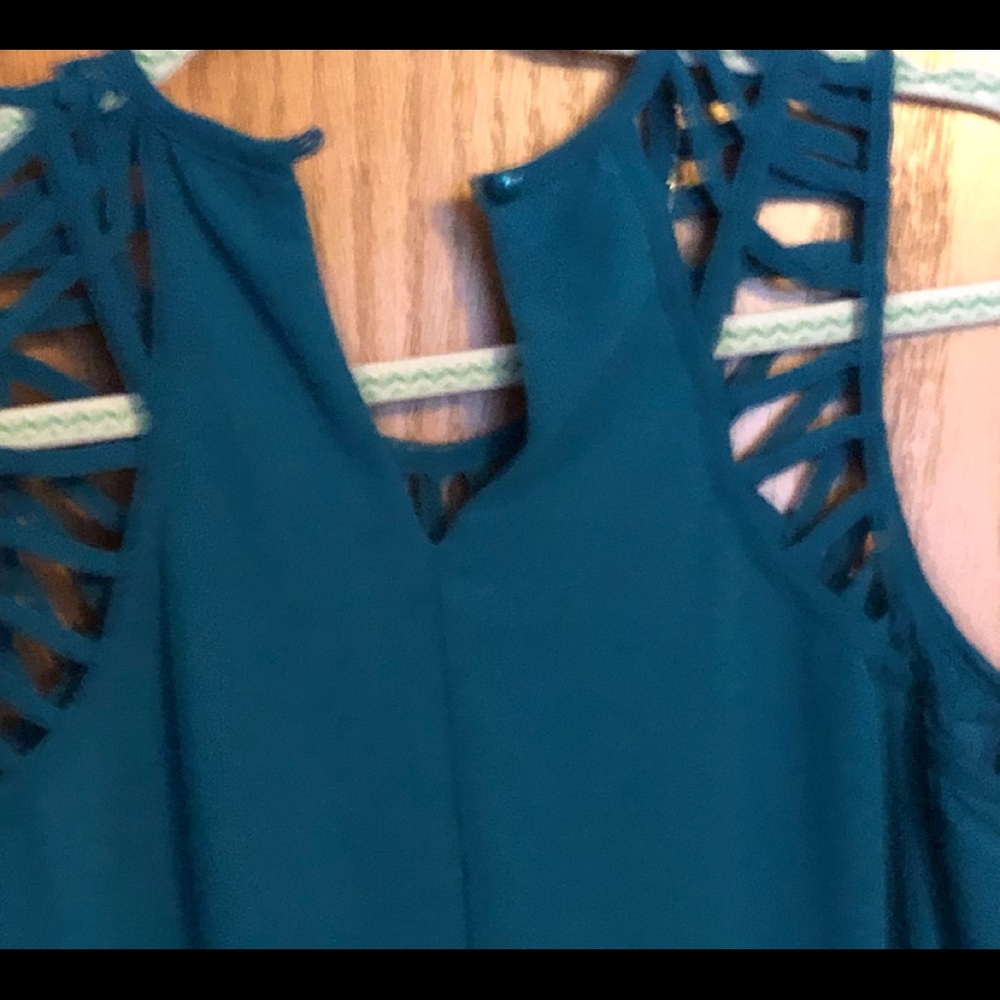 Dress - Picture 2 of 4